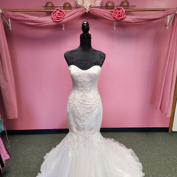 Private Label by G 1551 White/Silver Size 8 Bridal Gown/Wedding Dress - Picture 1 of 9